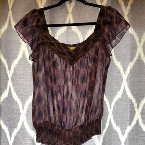 Cute purple top!